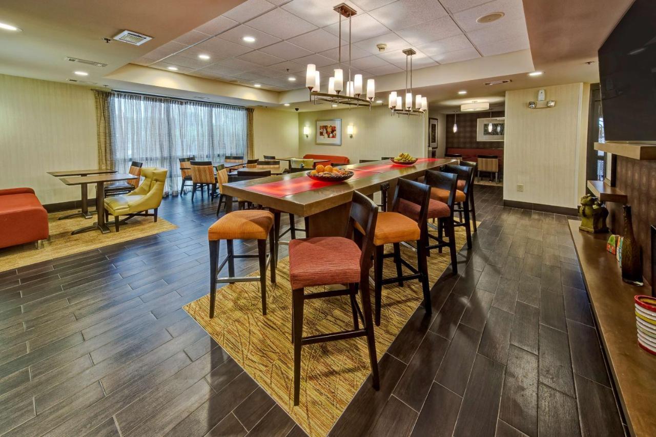 Hampton Inn Houston Бейтаун Экстерьер фото