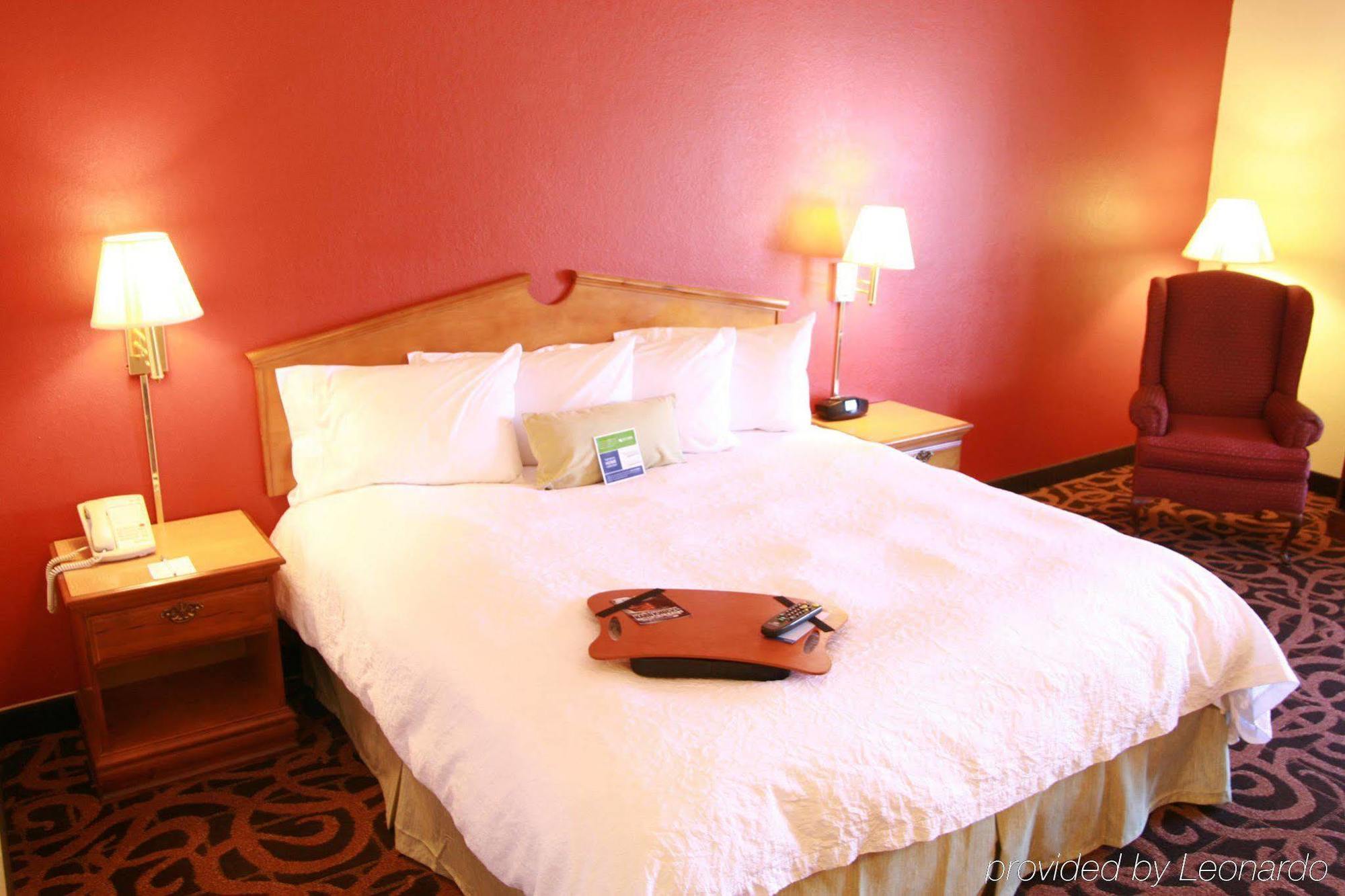 Hampton Inn Houston Бейтаун Номер фото